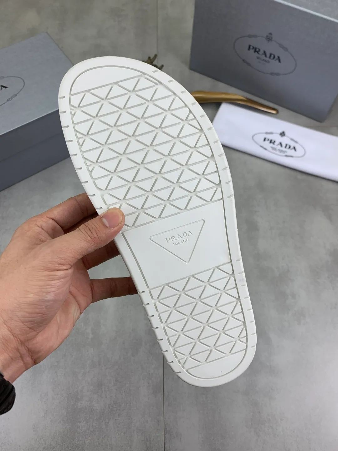 Men's shoes 💰P340💰【New style】🎁🎁🎁 PRADA Prada's new casual slippers, original official website, perfect workmanship, transmitting a kind of noble luxury, sublimating its definition of luxury in Prada's high-end extraordinary craftsmanship. Original combination outsole, code number: 38-44 (45 customized) Multiple colors 🉑️ to choose from
